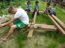 zomerproject Meubels voor Nepal 2012